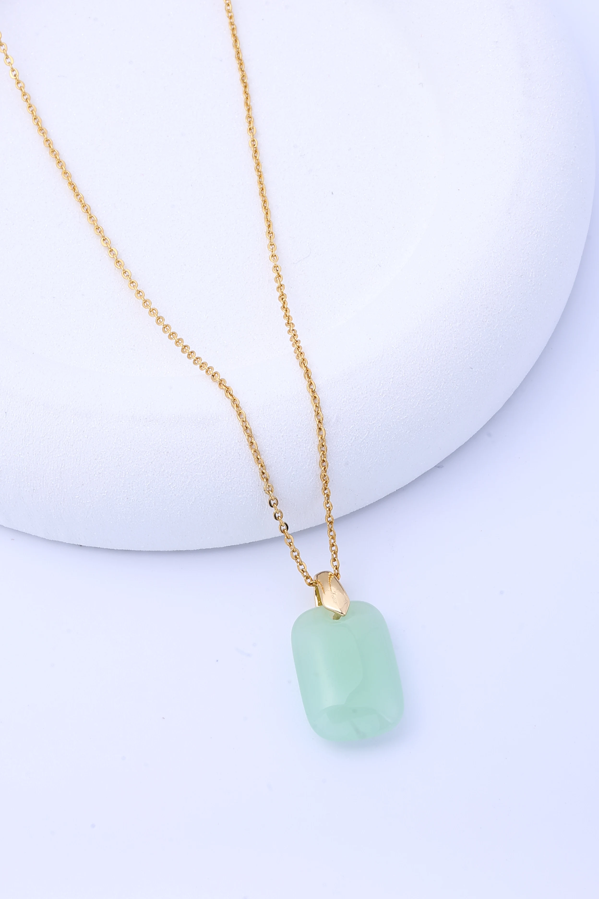 Hermoso collar para mujer: colgante de moneda de cobre de jade hetiano de imitación china, Tita de alta gama simple y versátil templado retro