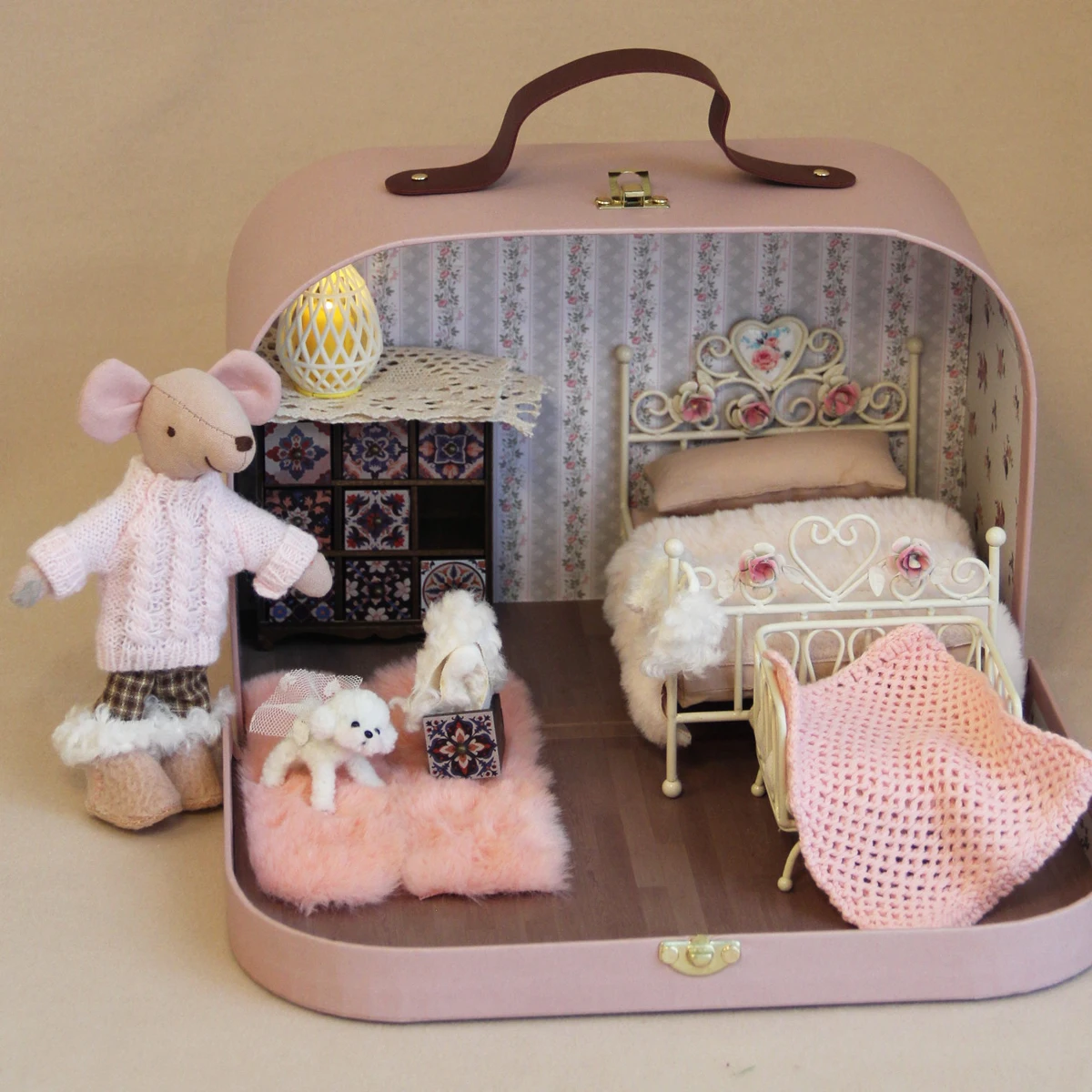 15cm Mouse with Interchangeable Sweater and Scarf Outfits Ob11 Bjd Suitable for Miniature Home Decor