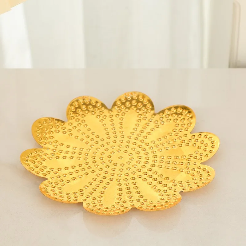 

Iron Fruit Plate European Style Serving Tray For Nuts Dried Fruits Appetizers Decorative Wrought Metal Platter Vintage