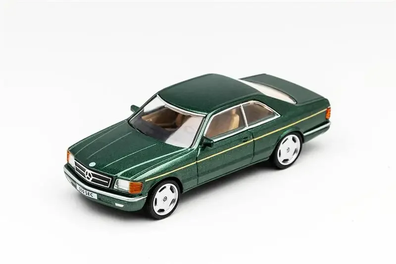 

DCT 1:64 MB S Class C126 500SEC LHD limited1000 литая модель автомобиля