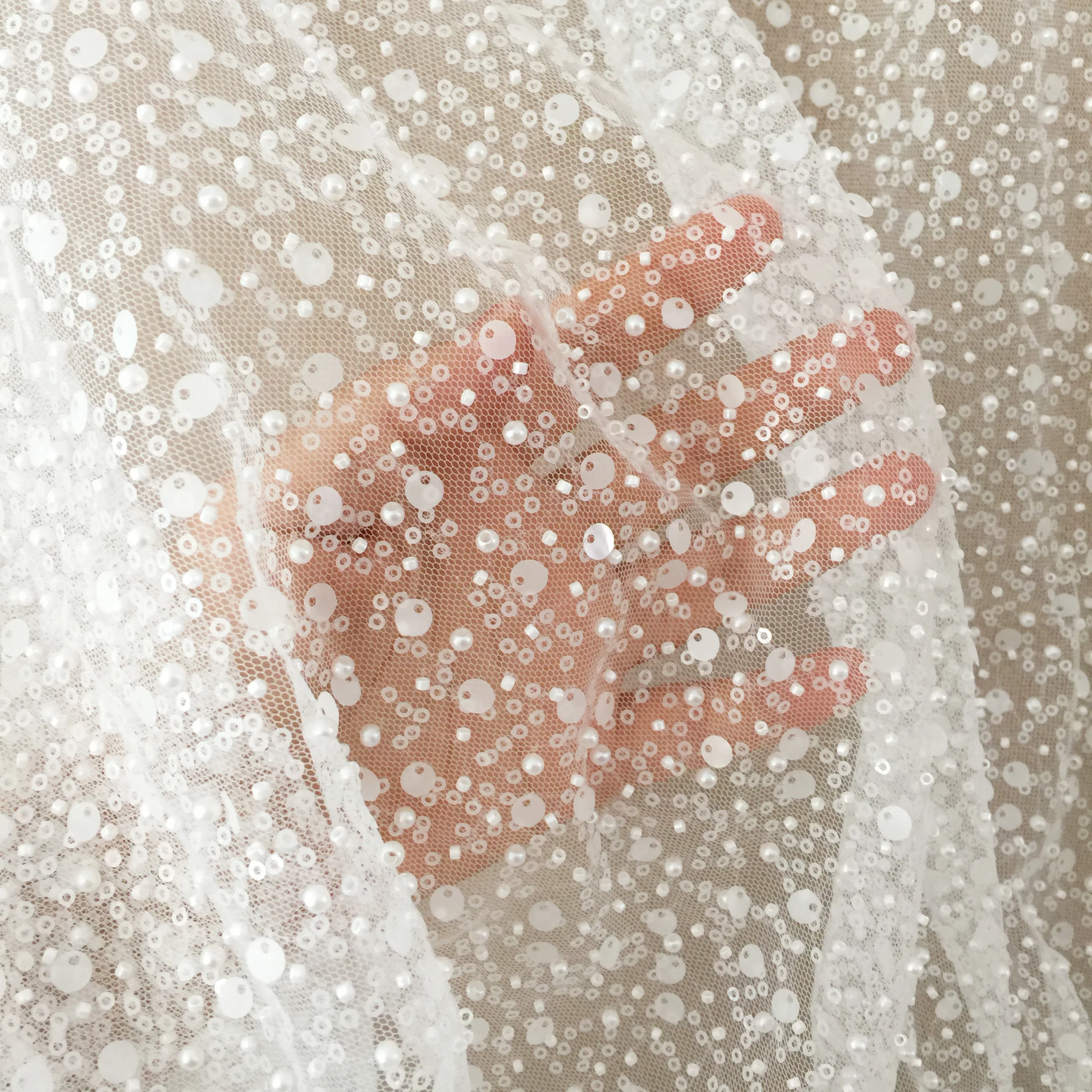 1 Yard 3D Perlen Porzellan Weiß Perle Perlen Spitze Stoff, Hochzeit Couture Braut Kleid Spitze Stoff von Hof – Detail 11