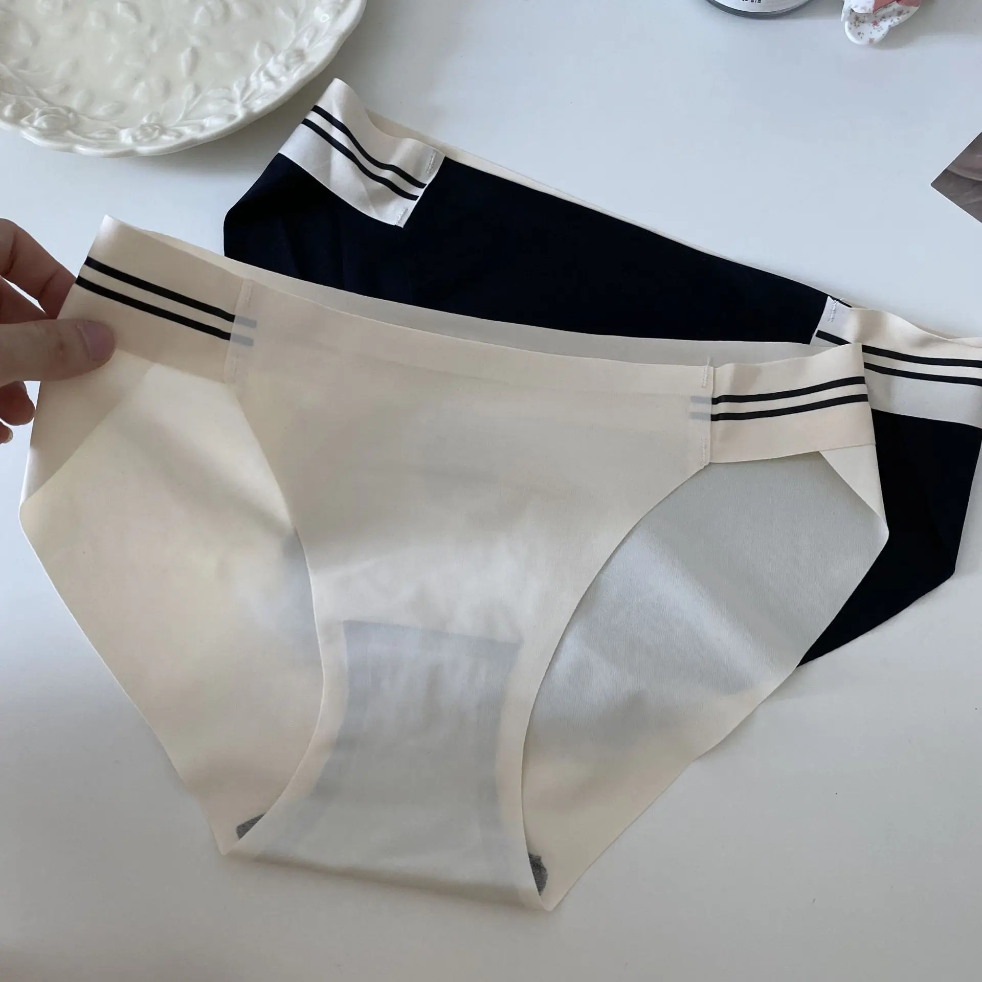 

Sexy Comfortable Women's Briefs Panties Mid-Waist Hip-Lifting Ice-Silk Color Underwear Lingerie for Ladies