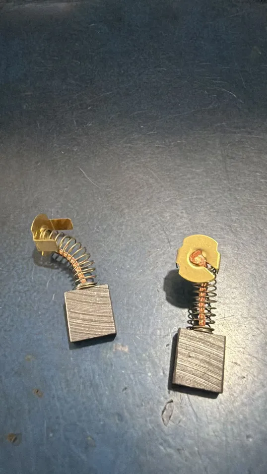 

Electrical Brush,Brush 18*15*6mm and 15*10*6mm,each 20pcs total 40pcs,Servo motor brush, machine parts and accessories