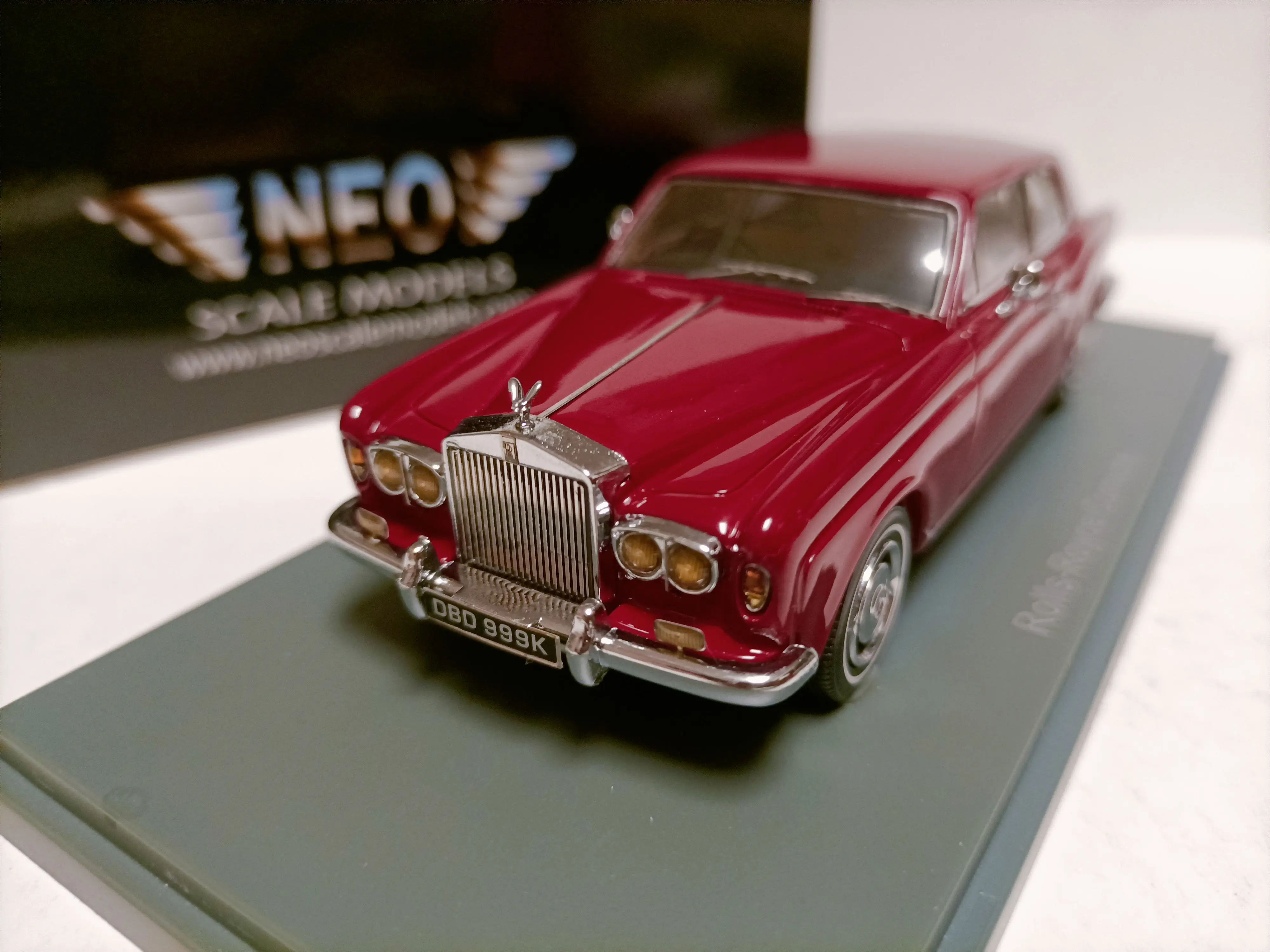 

NEO 1:43 Rolls Corniche Vintage Car Simulation Limited Edition Resin Metal Static Car Model Toy Gift