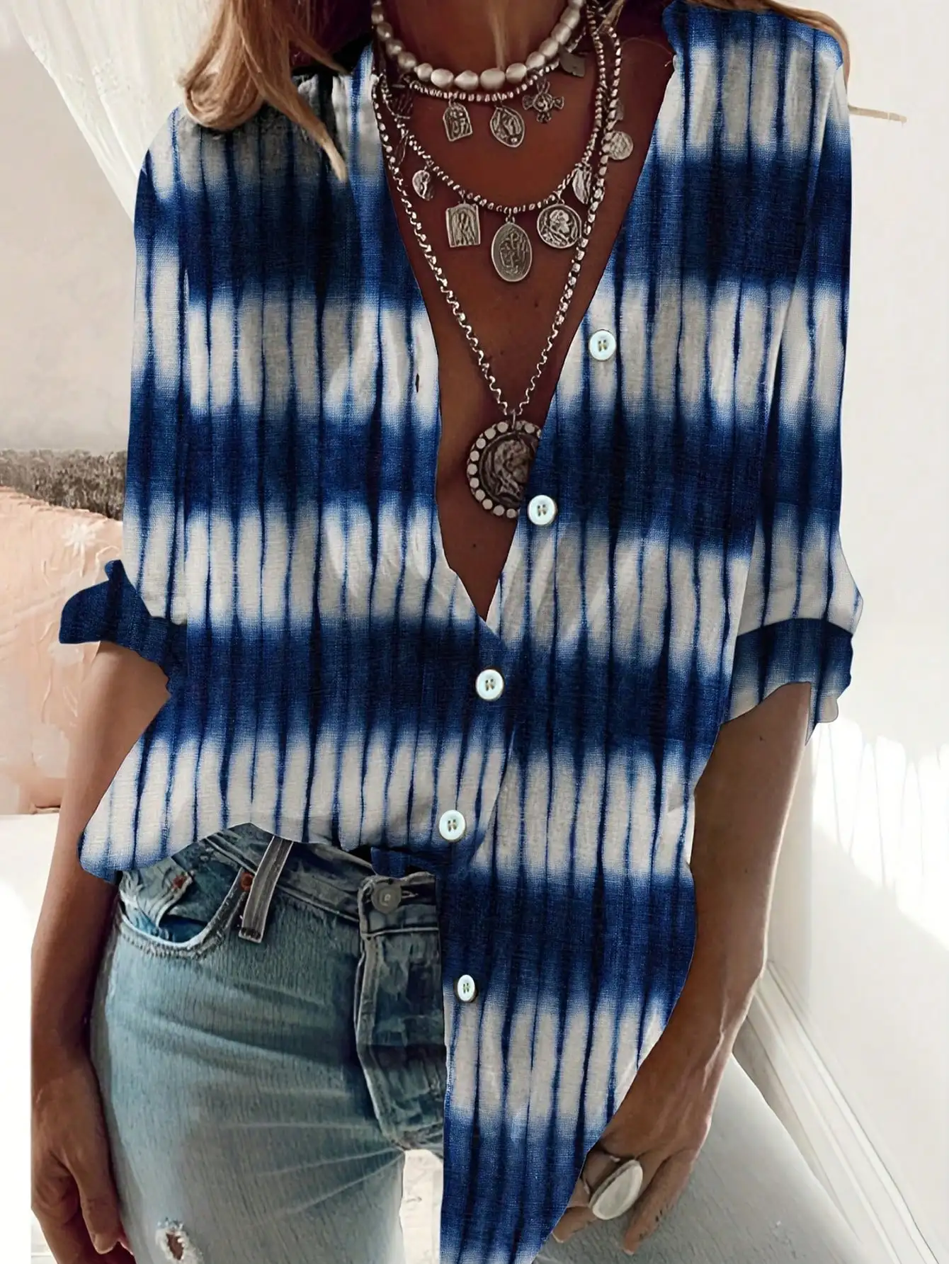 

Western-Style Ethnic Print Slim-Fit Long-Sleeve Shirt