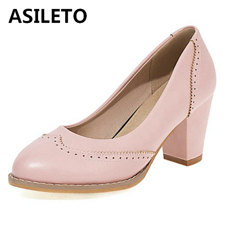 

ASILETO New 2021 Ladies Pumps Round Toe 7cm Block Heels Faux Pig Leather Slip-On Carved Concise British Vintage Casual S2136