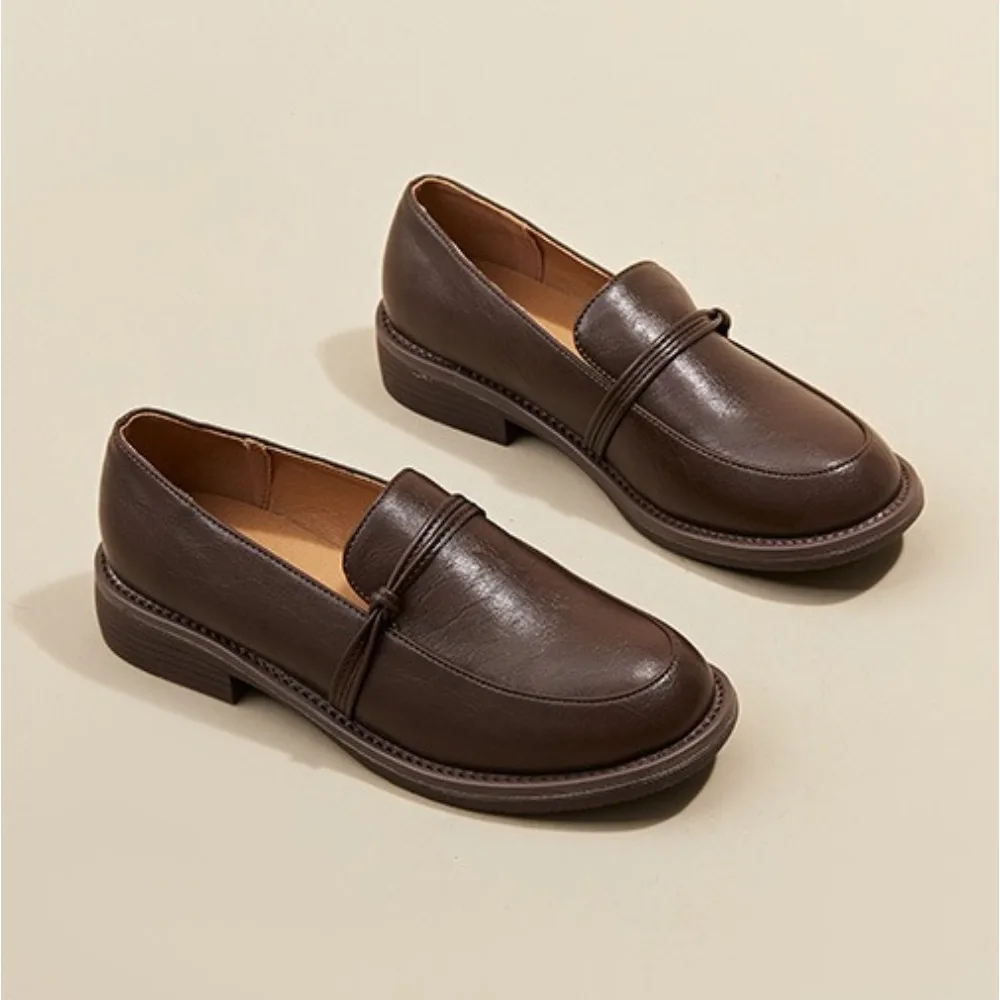 

Leather Shoes for Women's 2025 Spring and Autumn Retro Loafers Round Toe Flat Bottomed Pumps Black Heels Women Ladies Shoes