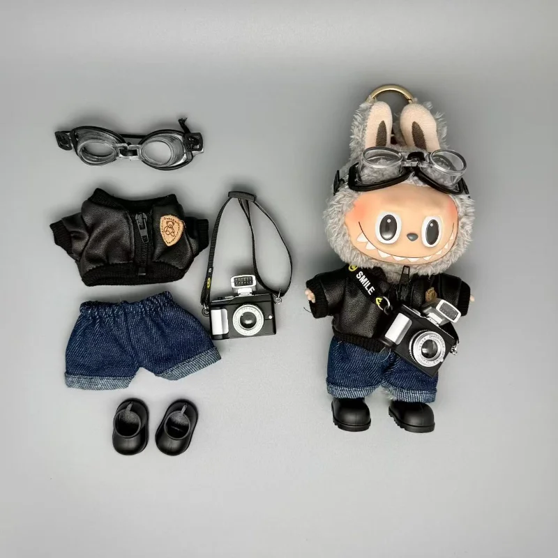 ل 17 سنتيمتر Labubu كول مصور دمية الزي أفخم دمية الأسود الدب الصغير سترة جلدية مع نظارات وحزام كاميرا صغيرة ديكور