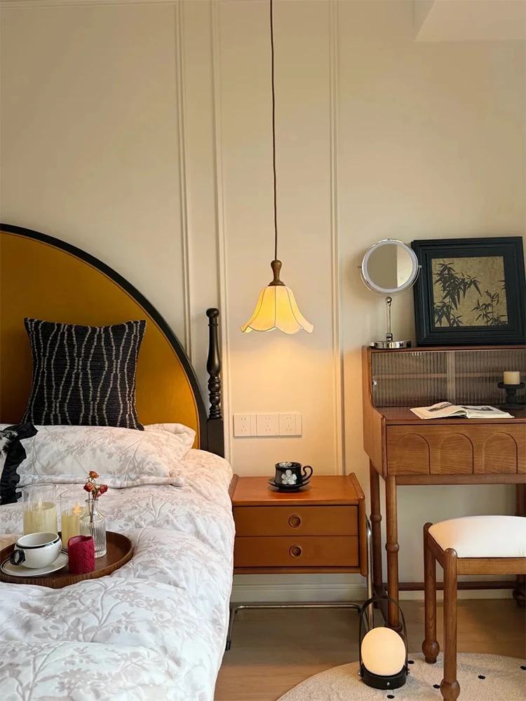 French medieval bedroom bedside pendant light retro Chinese aesthetic rural atmosphere light fabric petal light