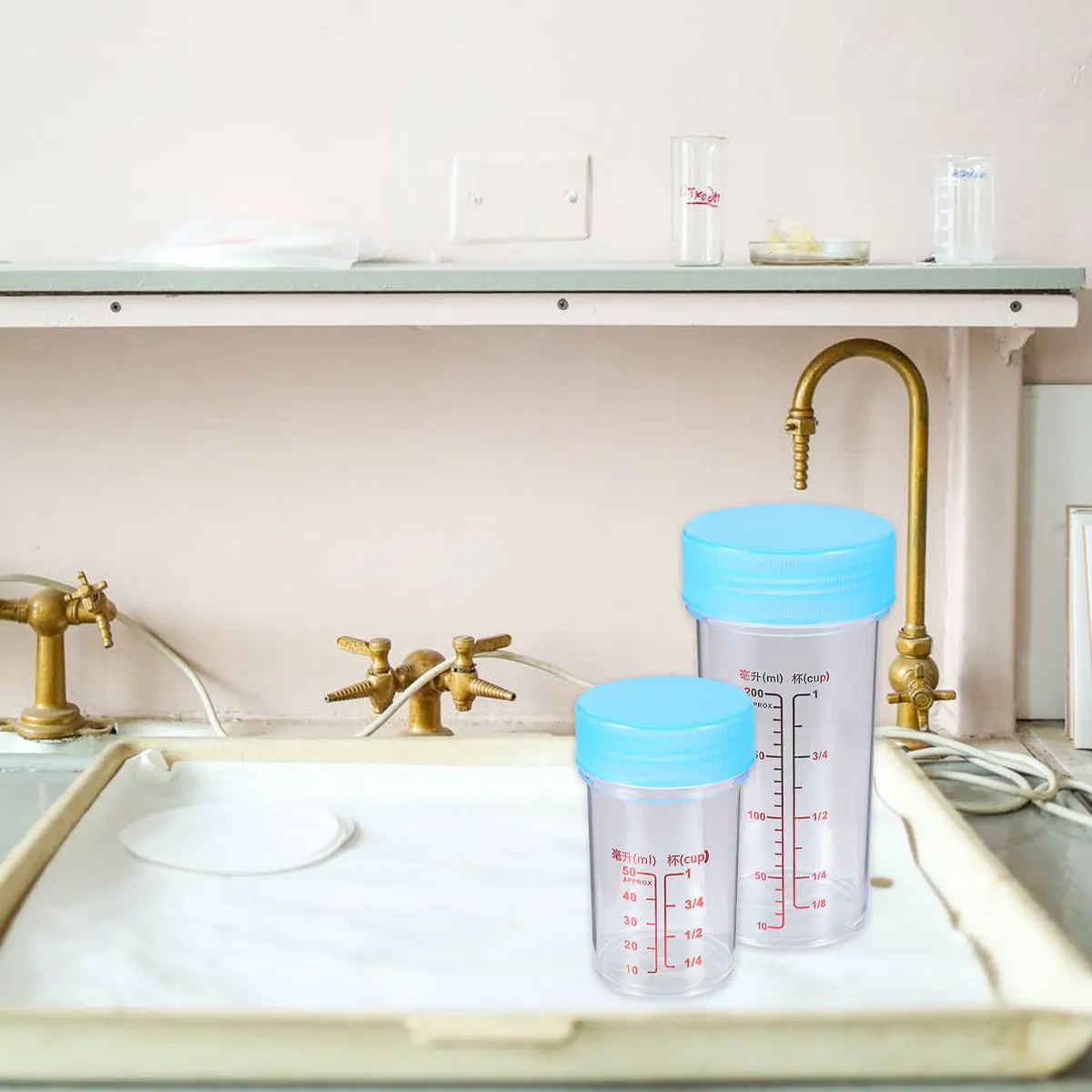 

2Pcs Plastic Scaled Measuring Beakers Transparent Reusable for Laboratory Medical Science Kitchen Liquid Measurement Use