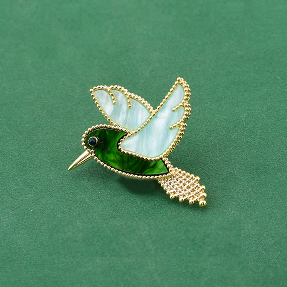 Fashion Gold Color Kingfisher Bird Animal Brooches Luxury Brand Designer White Green Shell Lapel Pins For Women Fine Jewelry