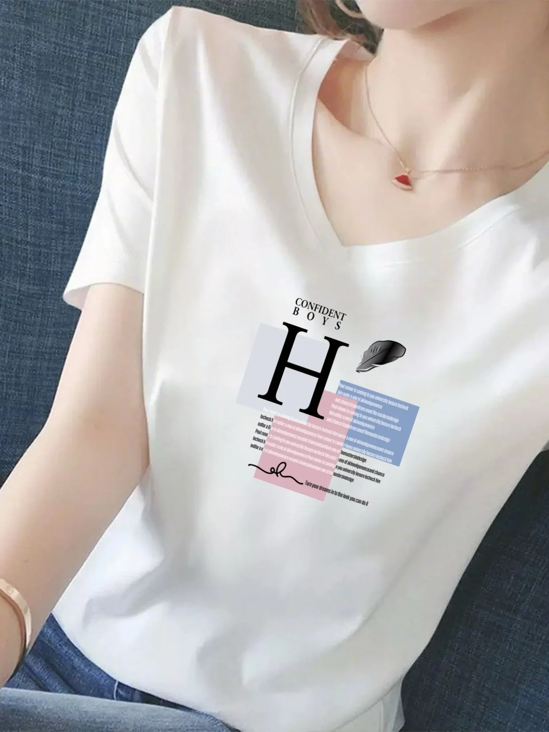 

Белая женская футболка с V-образным вырезом и коротким рукавом, повседневный стиль, из полиэфирного волокна, стандартный размер, с буквенным принтом, для пожилых женщин