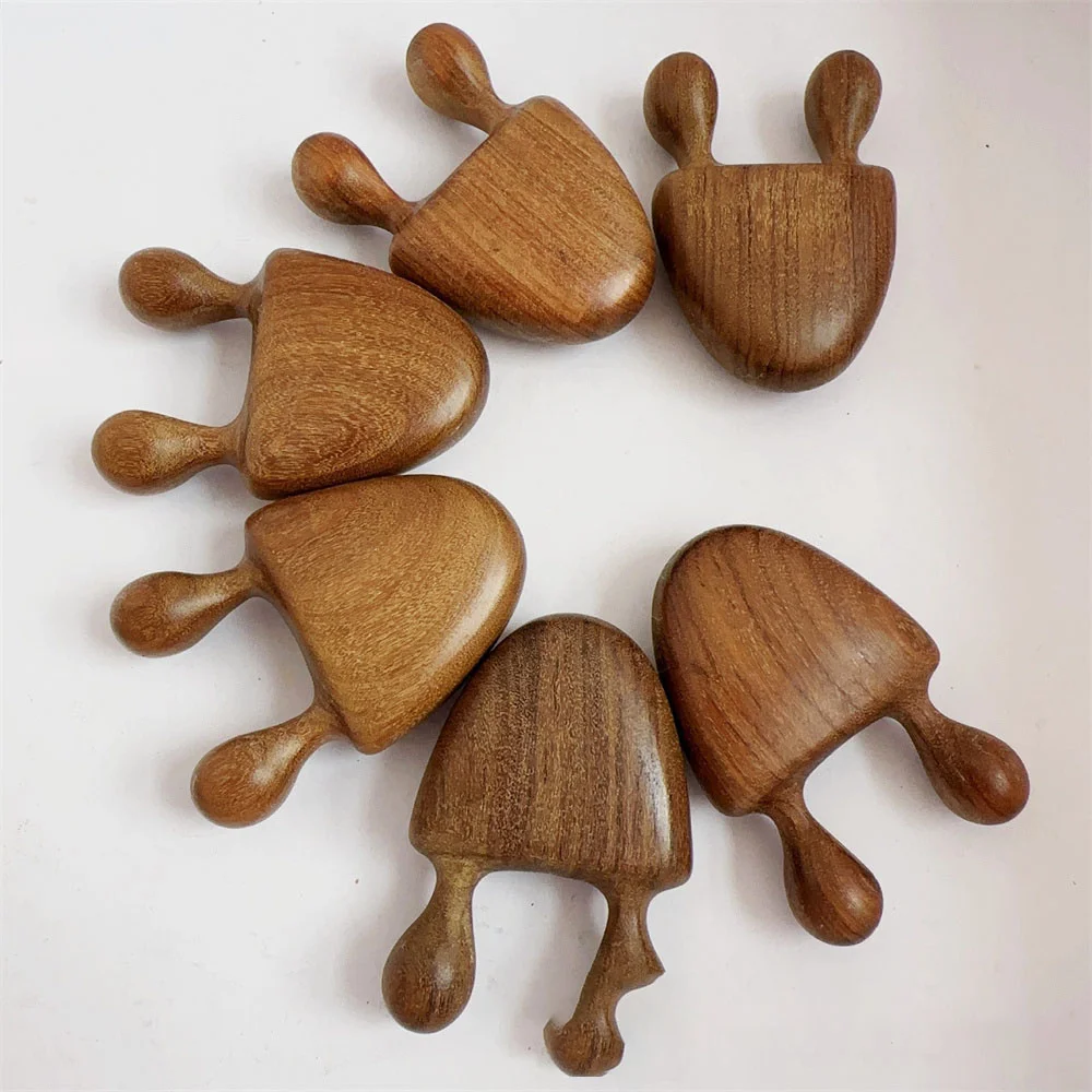 1PCS Green Sandalwood Facial Massage Comb Wooden Handle Piece Green Sandalwood Nose Eye Massage Small Snail Comb