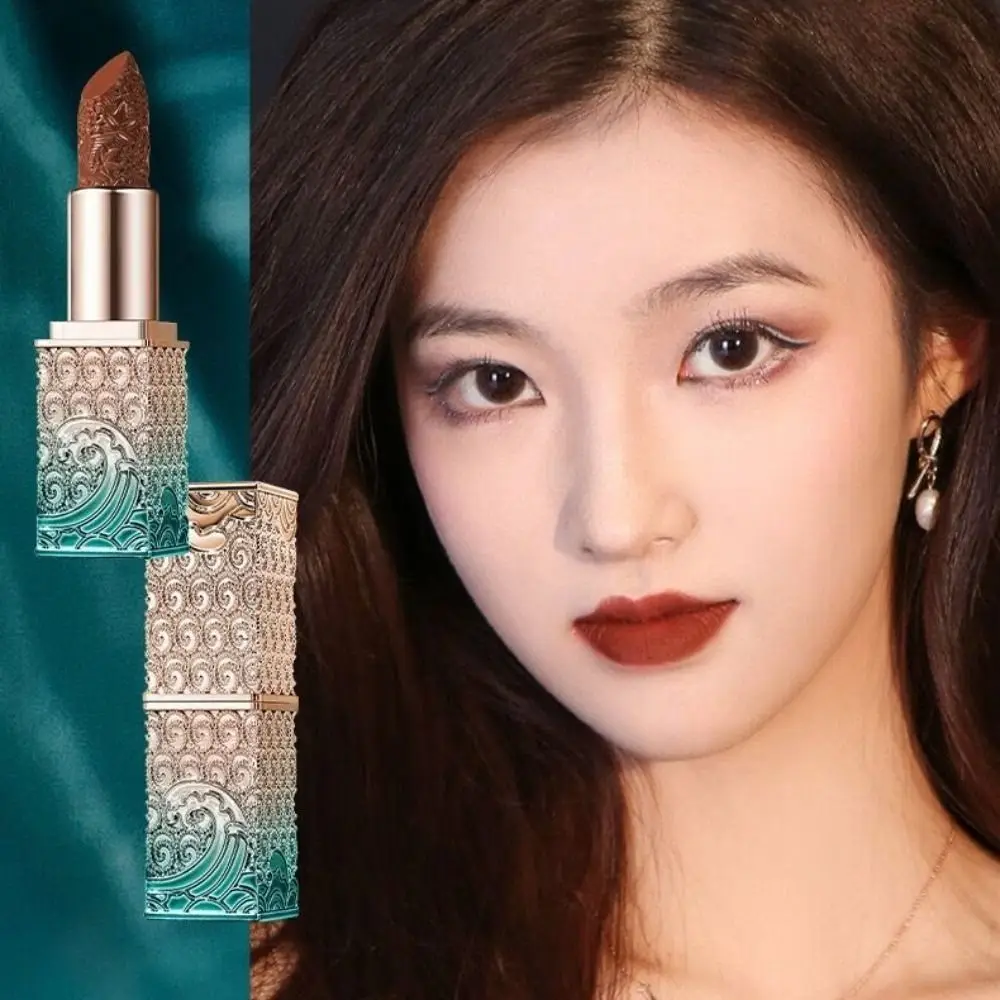 Rossetto intagliato con piume di fenice Tazza antiaderente Stile nazionale Nebbia opaca Velluto Smalto per labbra Tocco setoso Balsamo per labbra a lunga durata