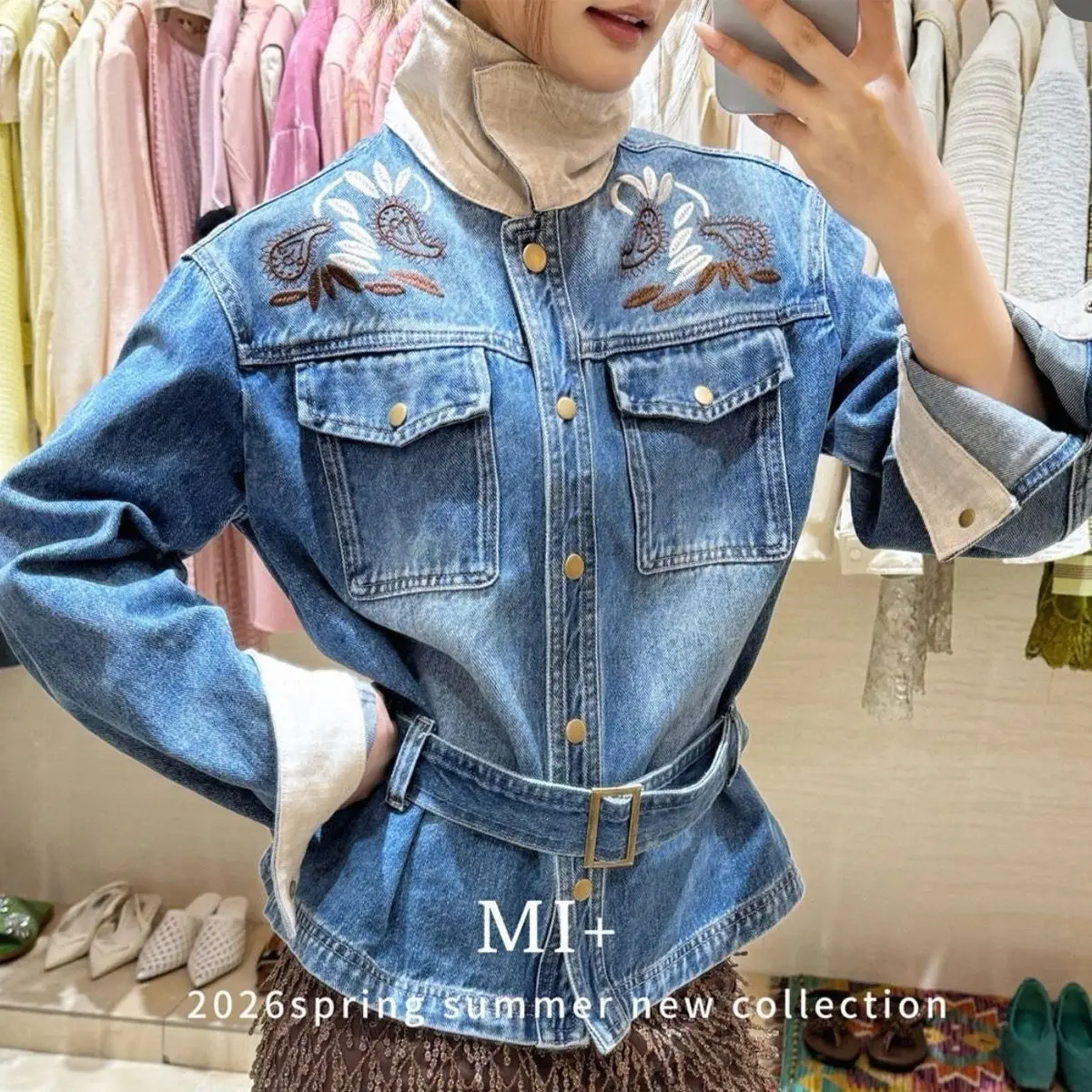 Korean version of fashionable age-reducing retro denim jacket 2026 spring new trend foreign casual versatile foreign style top