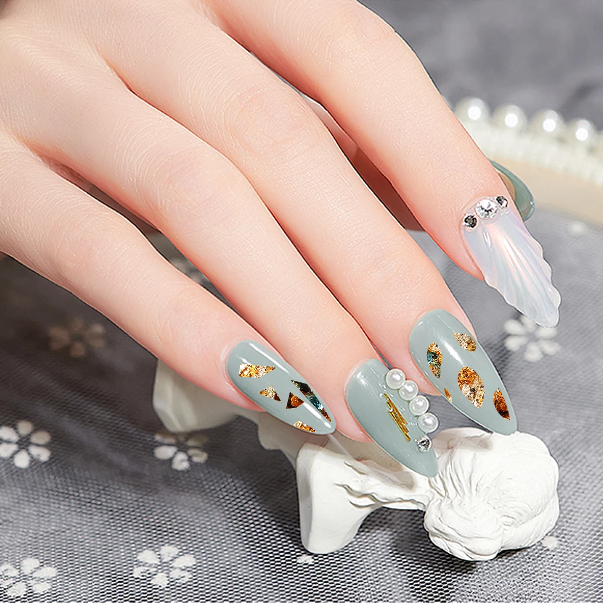

3 Boxes Gold Leaf Flakes Imitation Variegated Foil for Nail Art Resin Jewelry Decoration Metallic Foil Flakes Manicure Supply
