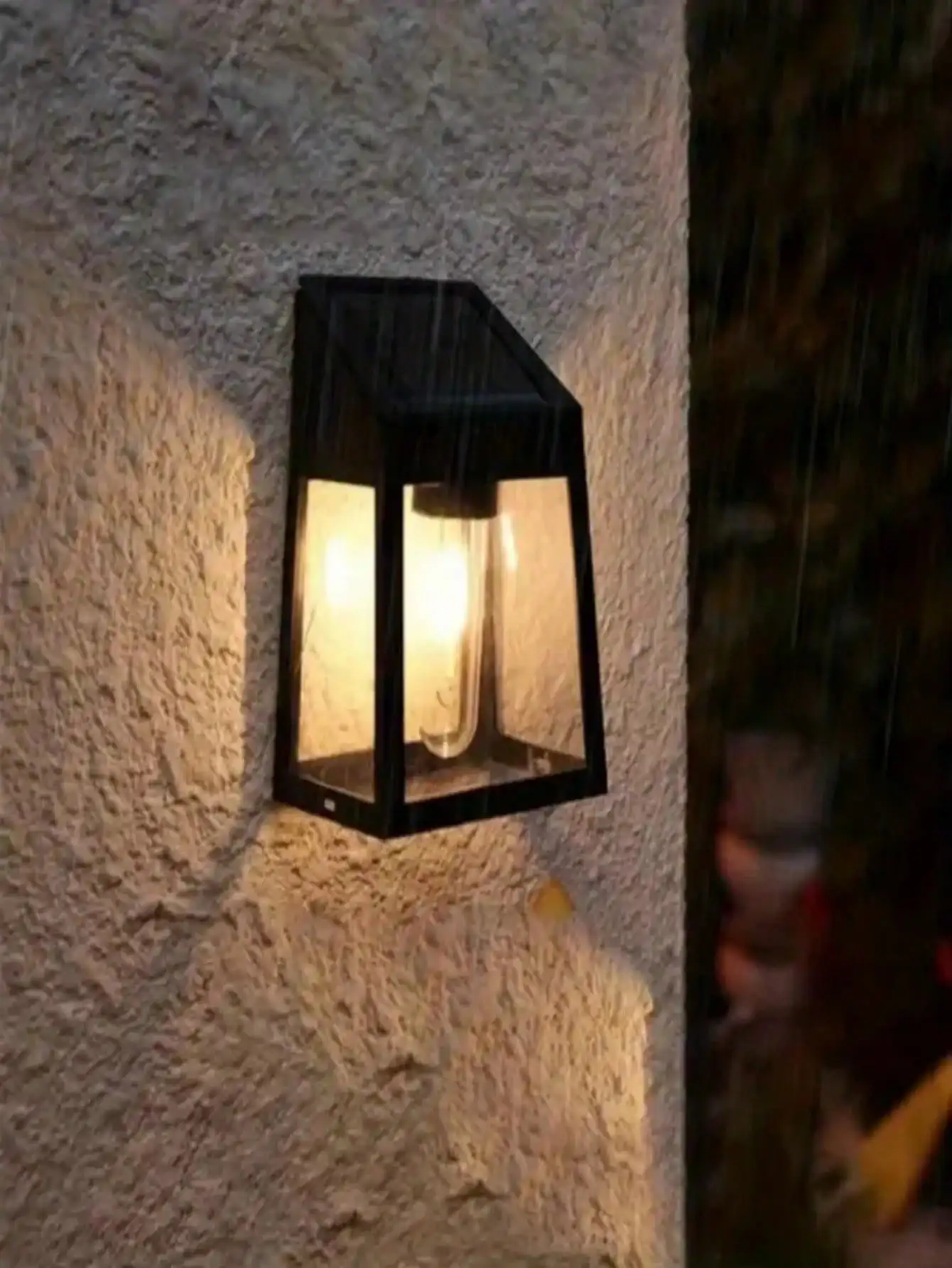 4-Pack Solar Outdoor Garden Lights Auto On/Off Weatherresistant for Pathway Patio Yard Decor