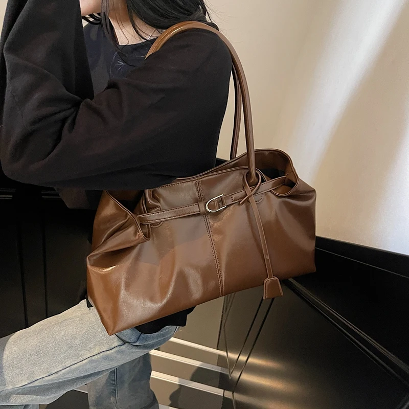 حقائب يد نسائية من Leftside 2025 موضة ربيع فاخرة جديدة للسيدات حقائب يد جلدية فضية كبيرة حقائب كتف عصرية للسيدات #2