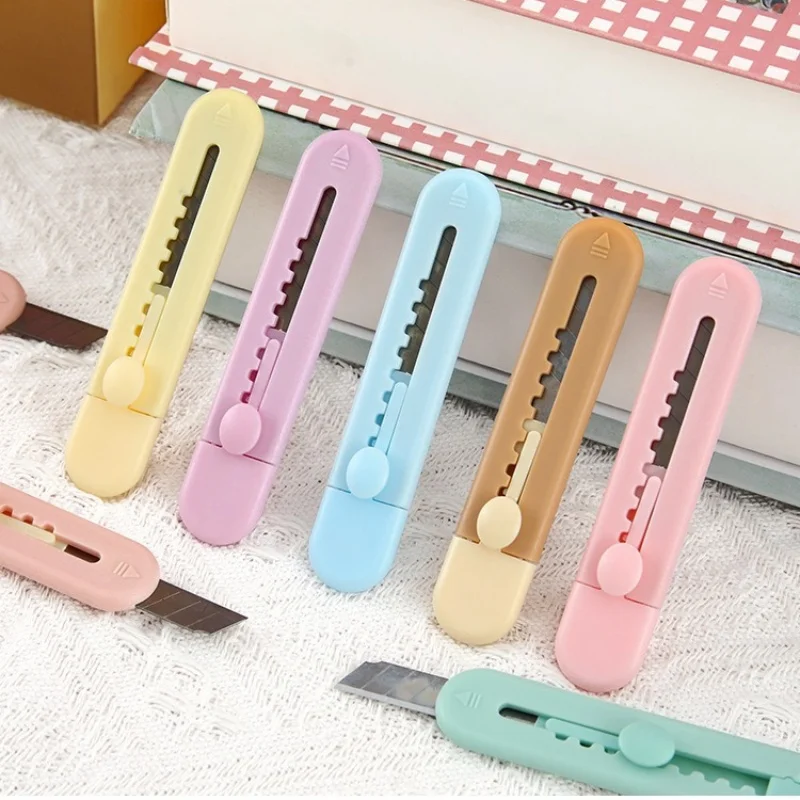 Mini cuchillo de bolsillo Kawaii de Color caramelo, caja exprés, cortador de papel, herramienta de artesanía, papelería, suministros escolares de oficina