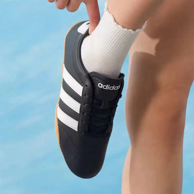 Adidas Classic Leather Retro Trefoil Sneakers Black White Three Stripes Gum Sole Unisex Casual Trainers JQ9684