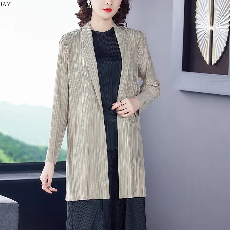 

Повседневный японский плиссированный женский костюм: пиджак большого размера с длинными рукавами, однотонная модная верхняя одежда, весенне-осенний открытый кардиган
