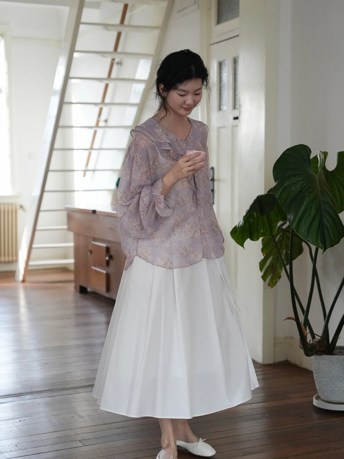 Dailycloset Top da donna in chiffon traspirante con stampa floreale viola e maniche a campana in pizzo effetto legno