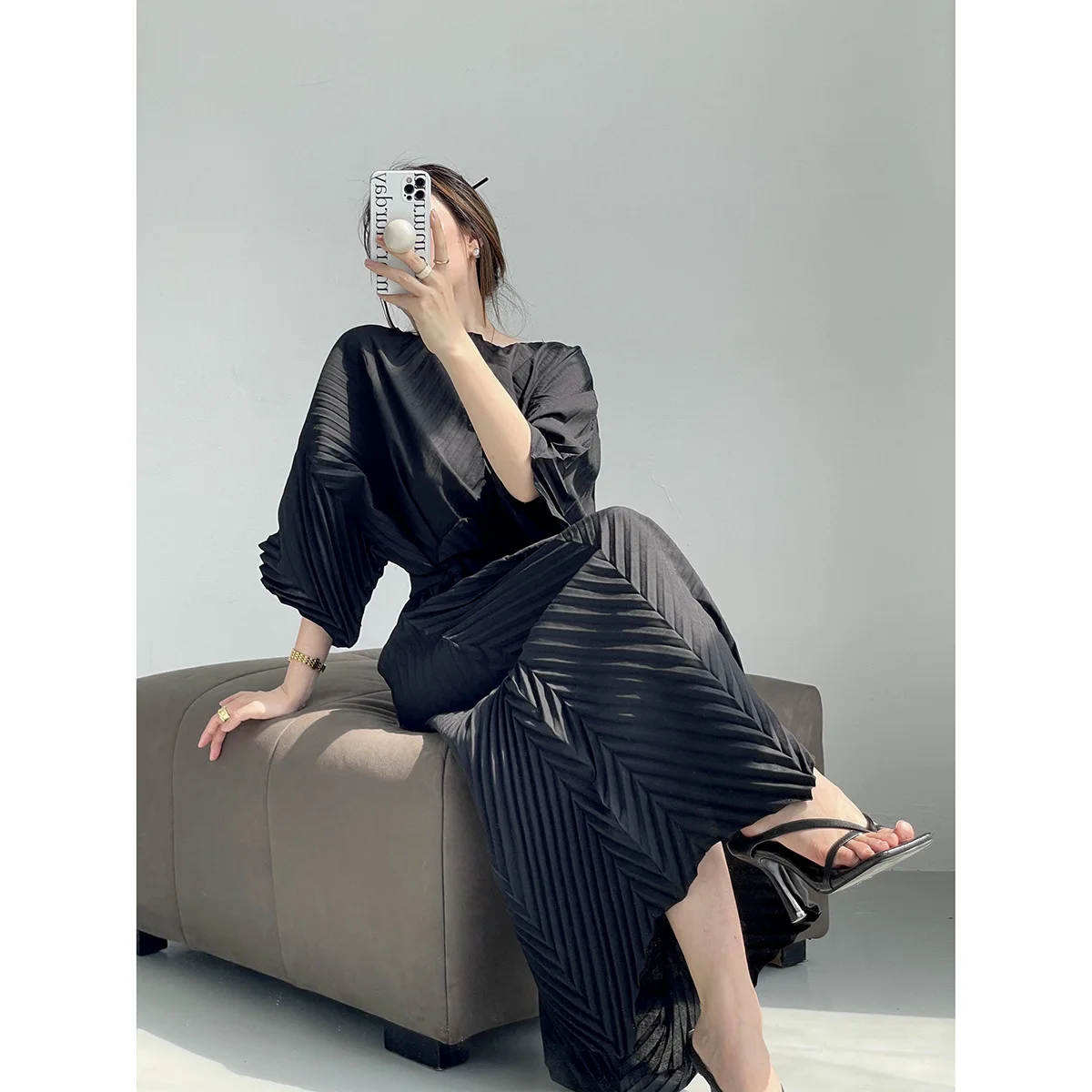 

Women's dresses Miyake Pleated Fashion plus-size O-neck mid-sleeve lace-up pleated dress