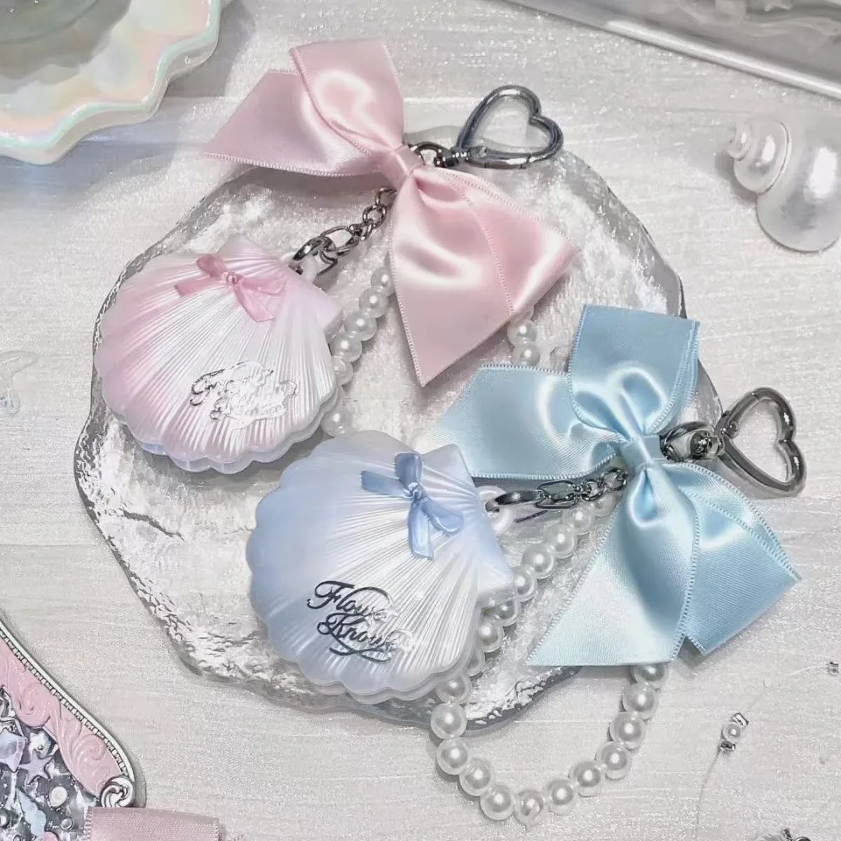 Flower Knows Sweet Bear Mini Setting Powder Anhänger Oil Control Makeup Portable Makeup Powder Highlight