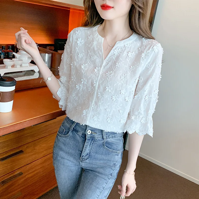 Summer Floral Embroidered White Cotton Woman\'s Blouse Short Sleeve Shirt Fashion Elegant Half Sleeve Tops