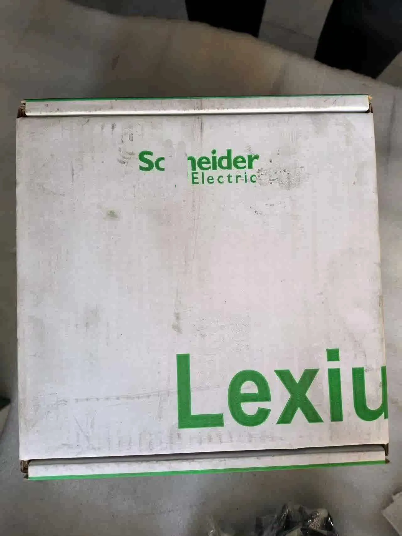 محرك سيرفو LXM26DU04M3X جديد لشنايدر