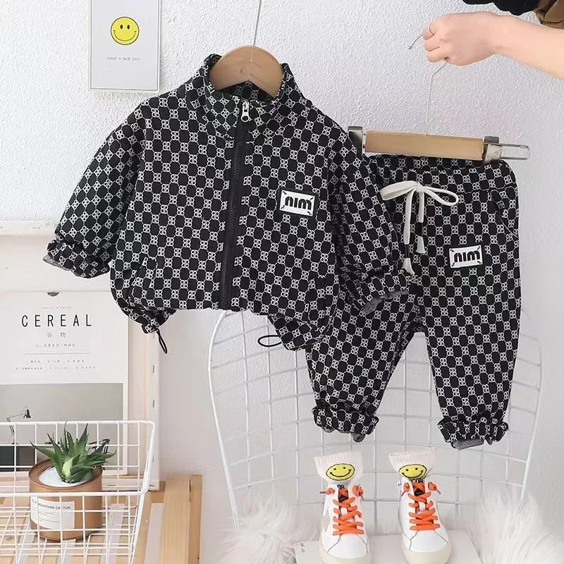 Spring Autumn Baby Boys Girls Clothes New Childrens Letter Full Print Zipper Long Sleeve Jacket Pants 2pcs Set Kids Sport Suit