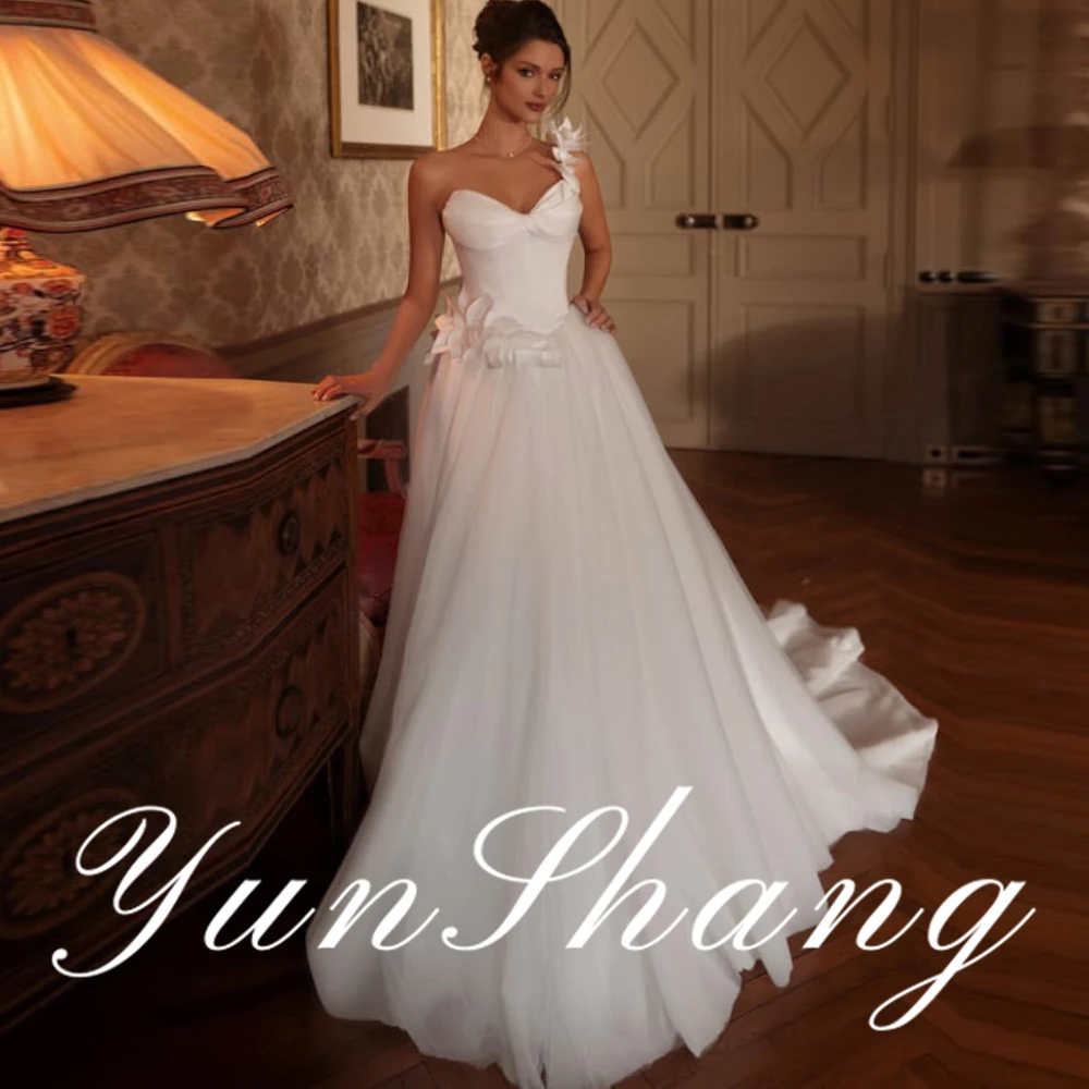 

YunShang Customized One Shoulder Sweetheart Neck 3D Flower Embellished Corset Bodice Tulle Ball Gown Train Elegant Feminine