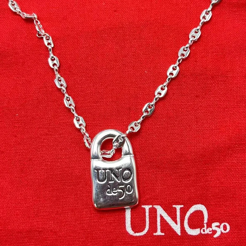 

Новинка 2023 г., UNOde50, горячая Распродажа, модное креативное простое ожерелье в европейском и американском стиле, Женская романтическая бижутерия, подарочная сумка