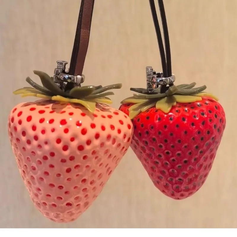 

Newly Launched Niche Design Strawberry Pendant Keychain, Cute Red and Pink Bag Hanger Decorations, Accessory Pendant