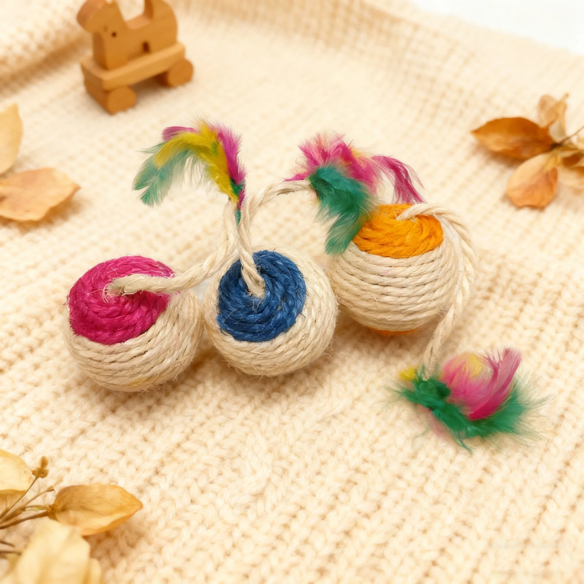 

1 Pc Cat Toy Sisal Scratching Ball Training Interactive Toy for Kitten Pet Cat Supplies Feather Toy