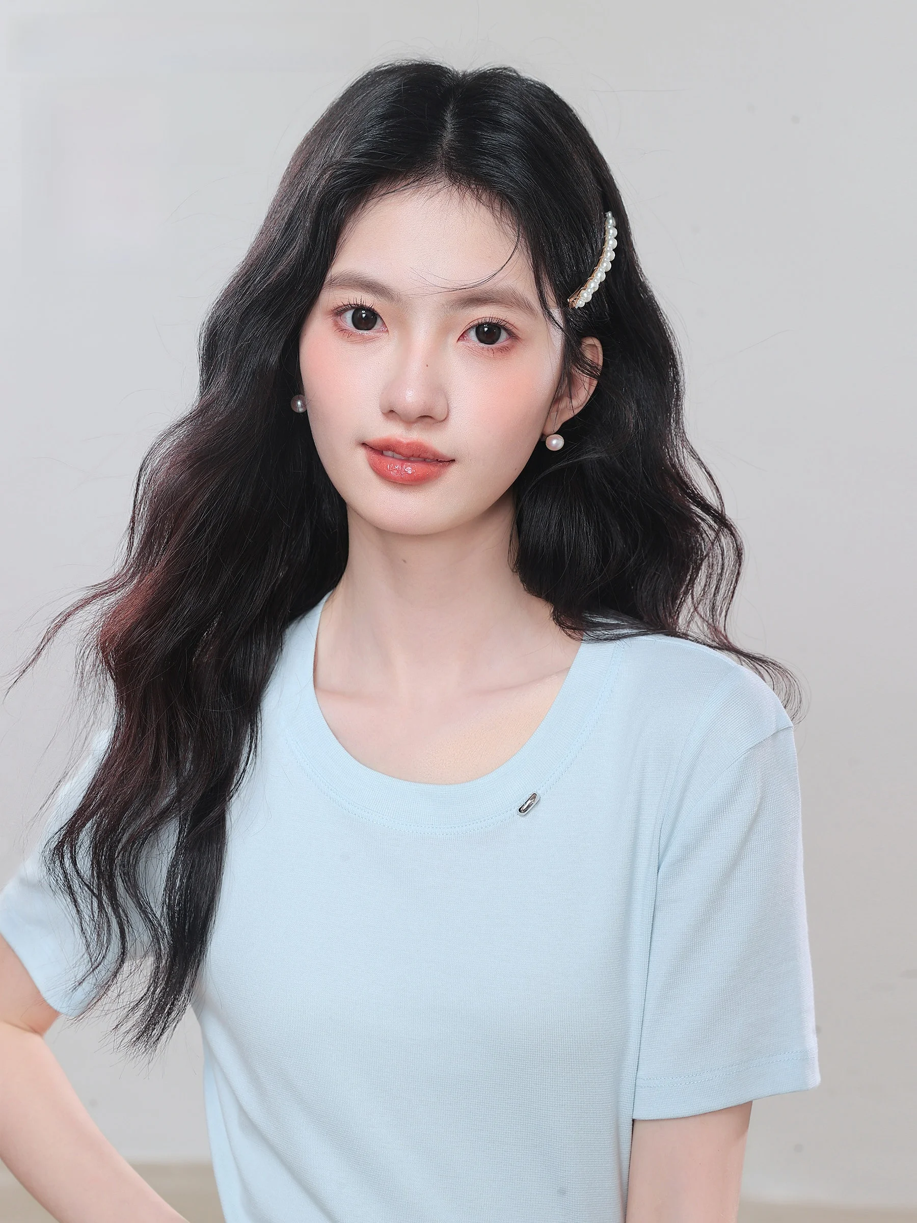 

Новинка 2025: Ультраудобный летний топ Lingjiu для женщин, базовый цвет, свободный крой, с защитой от старения