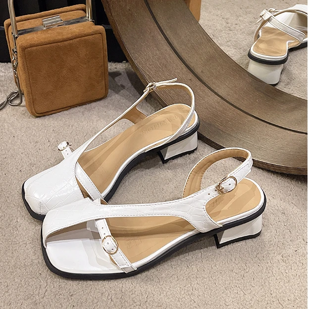 Fashion Irregular Women Sandals Silver Flat Shoes Woman Summer Beach Flats Casual Flip Flops Ladies Square Toe Gladiator Sandal