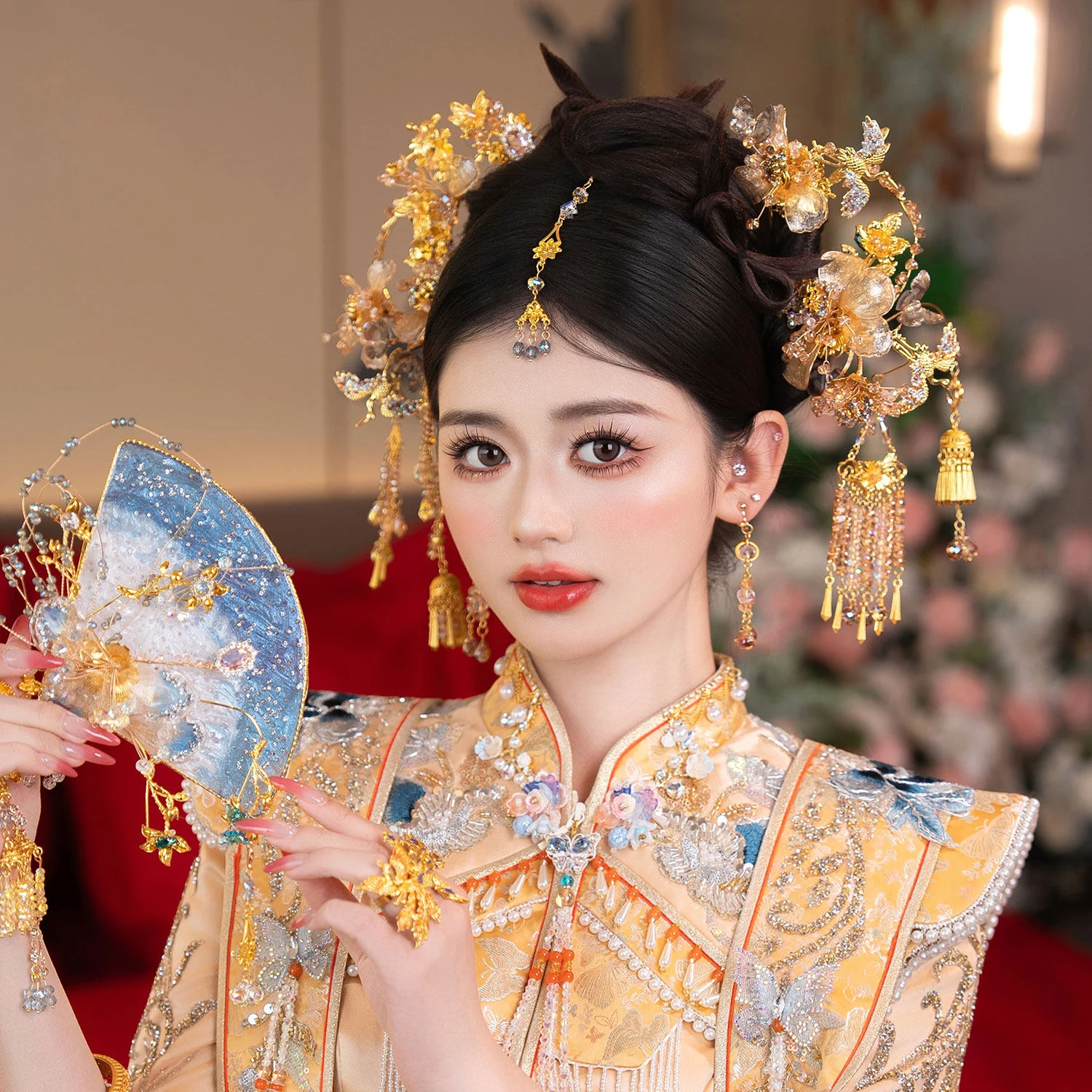Handmade Chinese Classical Bride Headwear Ancient Style Hair Accessories with Flower Tassel Forehead Decorations for Wedding