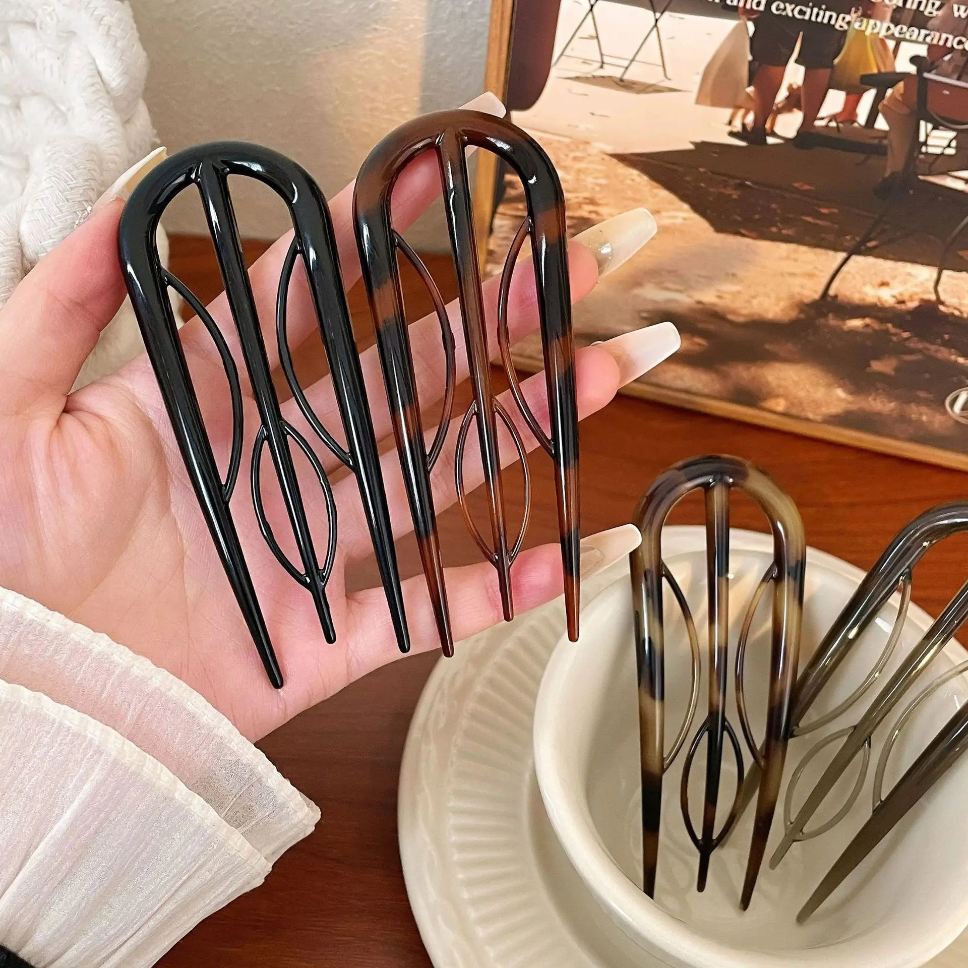 New U-Shaped Hairpin, High-End Hair Updo Tool, Antique-Style Tree Branch Hairpin, Simple Three-Pronged Comb.