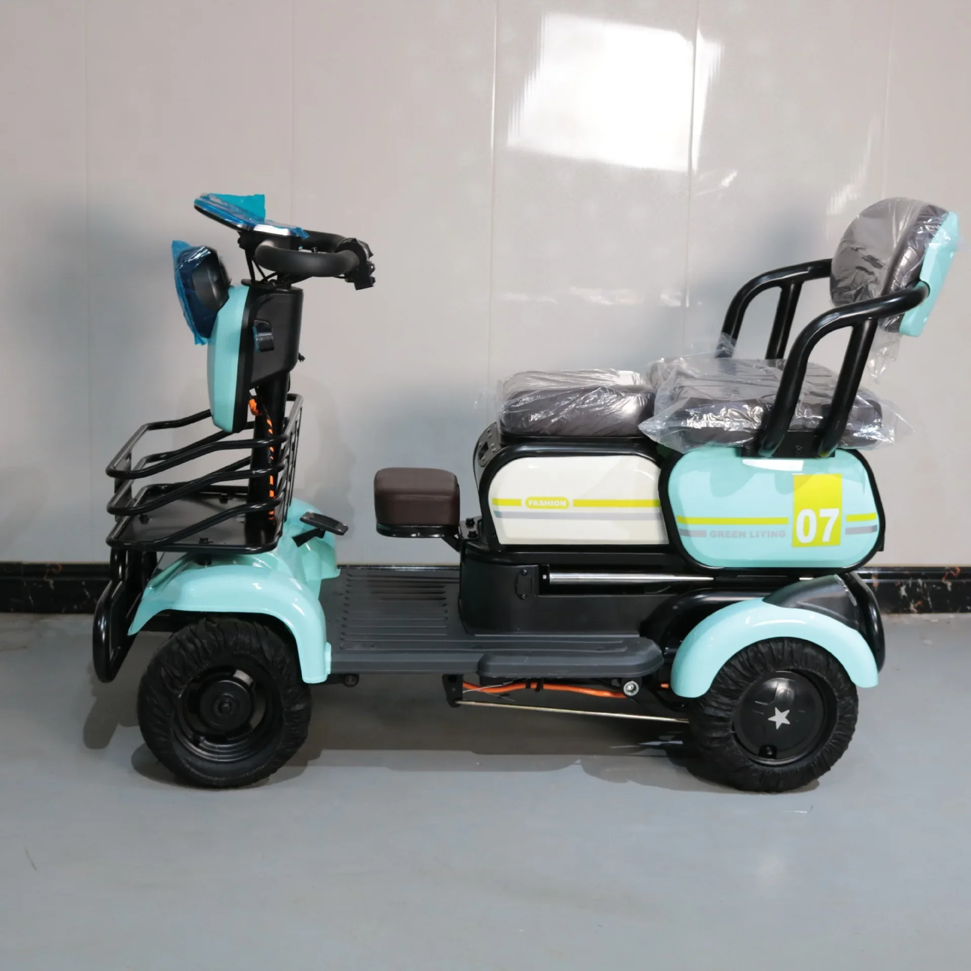Small electric four-wheel household slow-entry elevator for the elderly and the disabled shock-absorbing scooter direct supply f