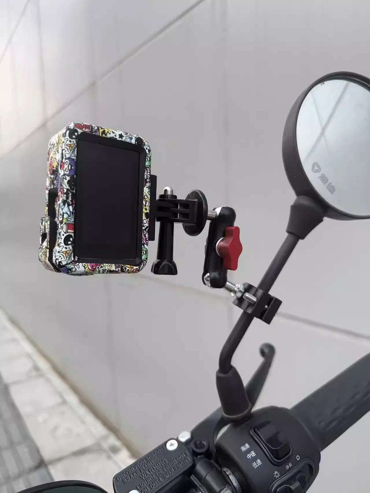 

Вращающийся на 360 градусов зажим-кронштейн для крепления спортивной камеры на зеркало заднего вида мотоцикла/электромобиля, аксессуар для велоспорта на открытом воздухе