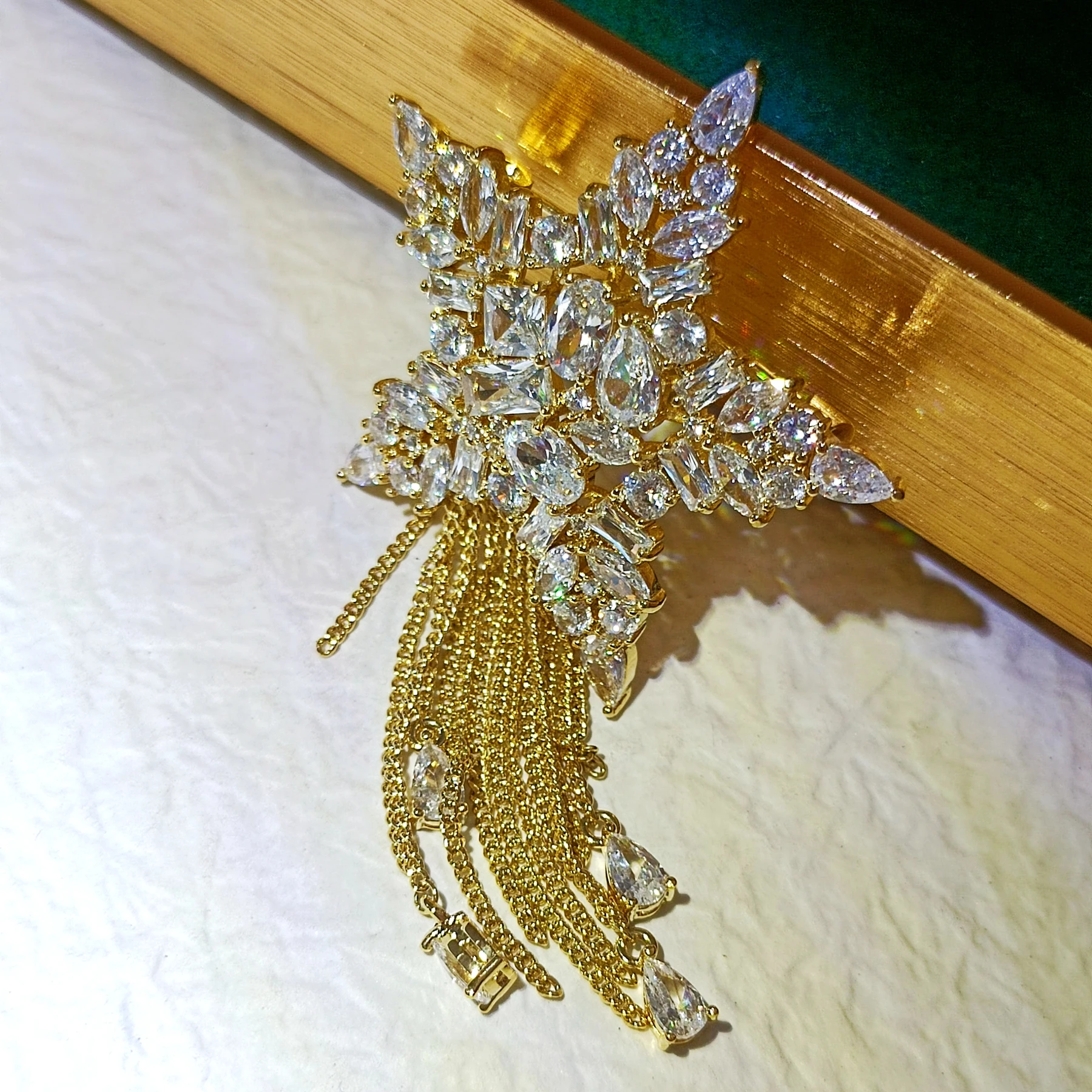 Gorgeous Gold Tone Five-point Star Fringe Tassel Brooch Pin Badge Corset Jewelry