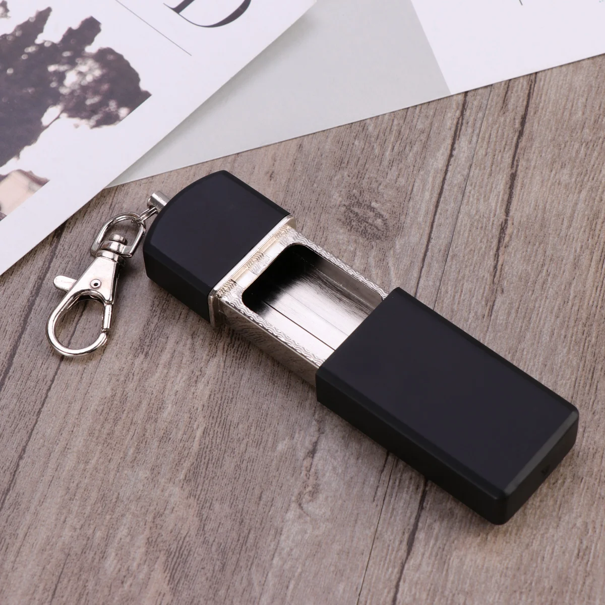 Portable Ashtray Pocket Ashtray with Keychain Holder for Outdoor Picnic Car Travelling