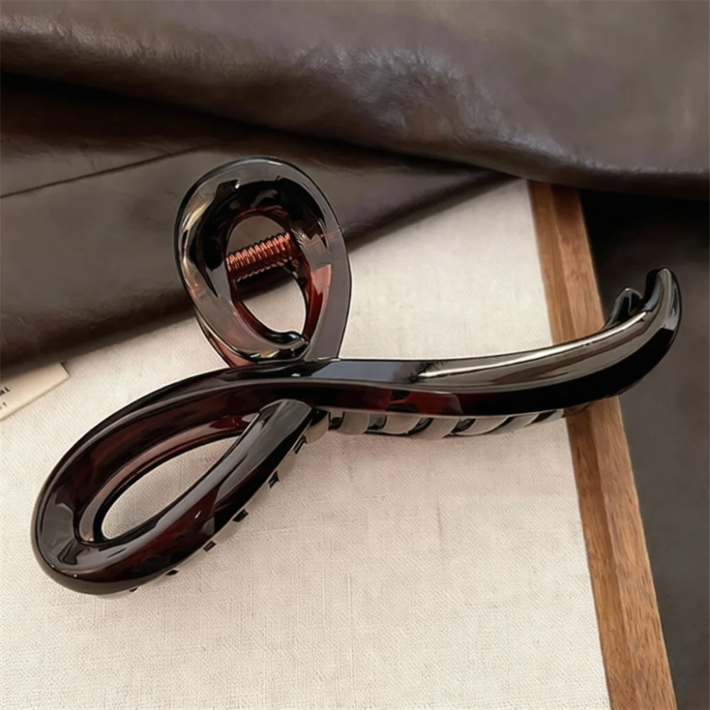 Minimalism Retro Wave Hair Claw Large Shark Clip Fashion Matte Resin Ponytail Holder Elegant Professional Hair Styling Tool