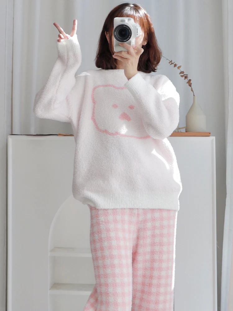 PINK Little Bear Pajamas Women\'s Autumn and Winter Home Clothes Coral Fleece Thickened Outwear Suit can wear it on the street.