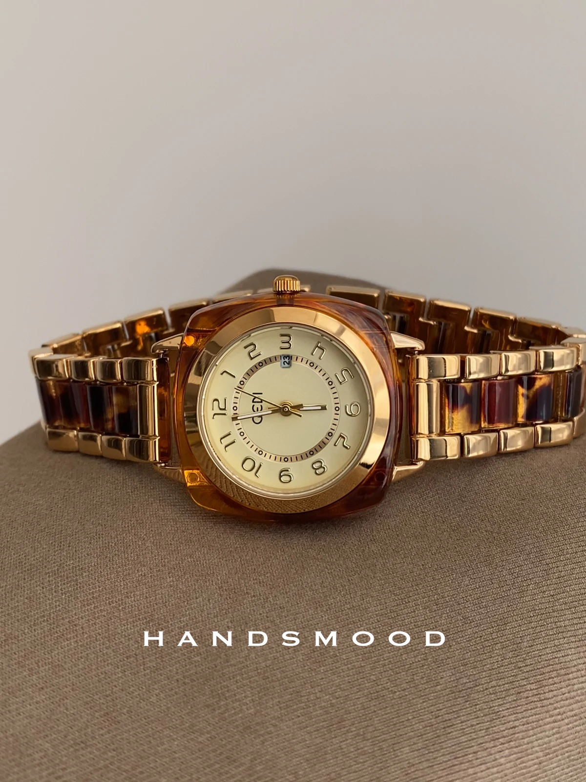 

New retro-style, light luxury, exquisite and high-end women's quartz watch with calendar, women's stainless steel wristwatch.