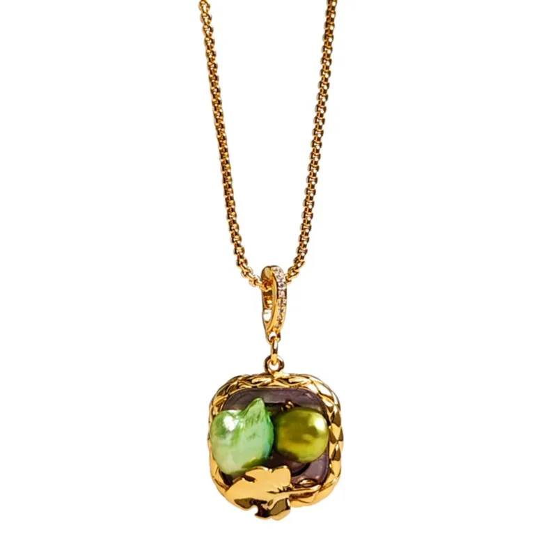 

Oil painting necklace antique pearl pendant high sense light luxury versatile collarbone chain