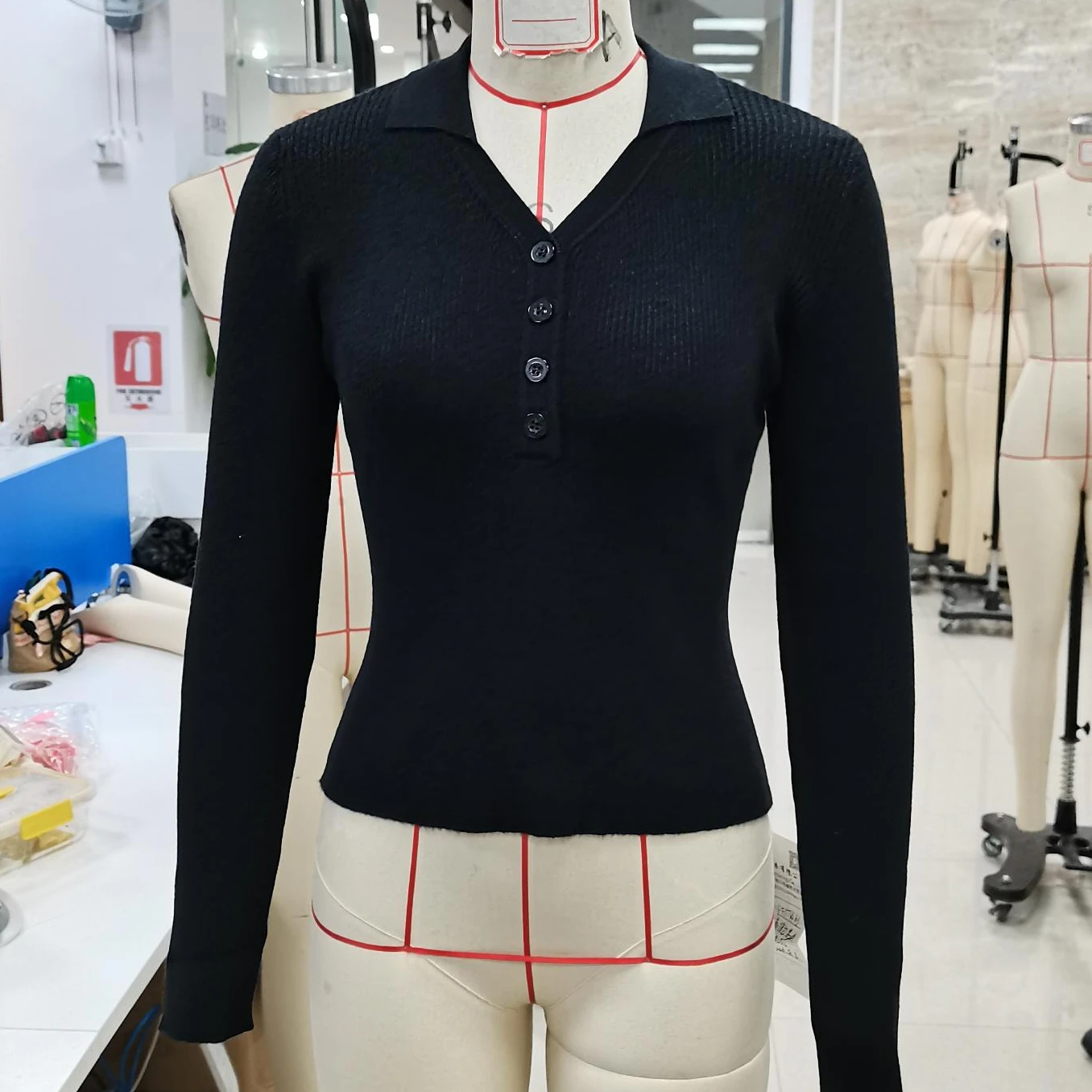 

Elegant Women's Autumn Knit Tops Long Sleeve Lapel V Neck Button Up Solid Color Knitwear