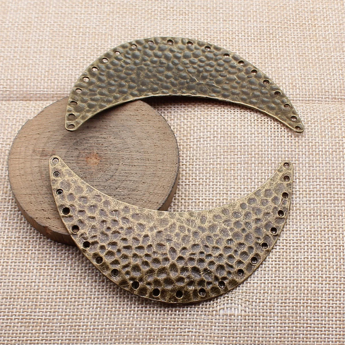 Retro Hammered Filigree Collar Necklace Blanks Multi Loops Antique Metal Crescent Pendant For Making For