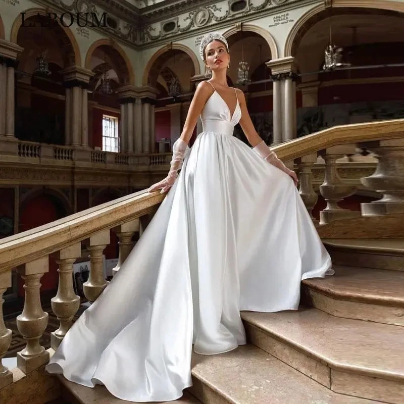 

2024 Classic Empire Wedding Dresses A Line Deep V Neck Backless Ball Gowns Smooth Satin Formal Bride Party Vestidos De Novia